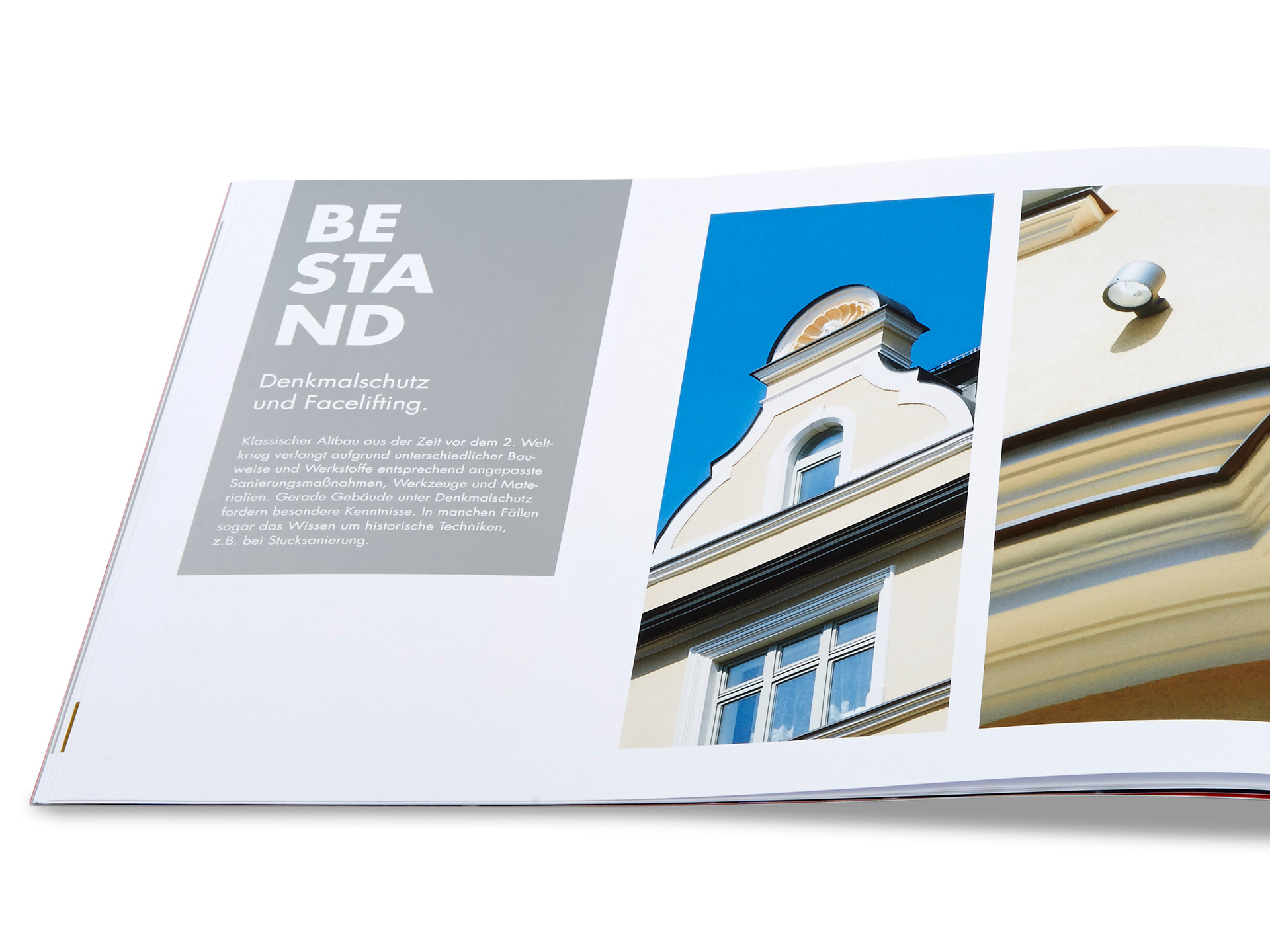 9-altbau-denkmalschutz Doppelseite der Broschüre zum Thema ‚Bestand‘ mit unterschiedlichen Close-ups eines Altbaus unter Denkmalschutz.