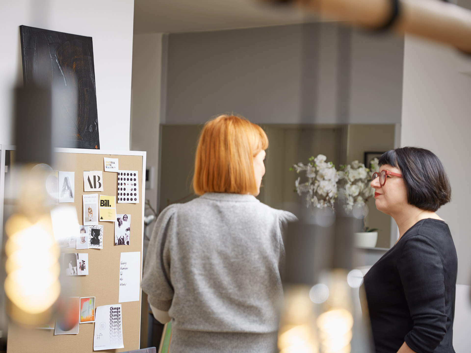 Workshop entspanntes Gespräch Teilnehmerin und Workshop-Leiterin im entspannten Gespräch während des Workshops